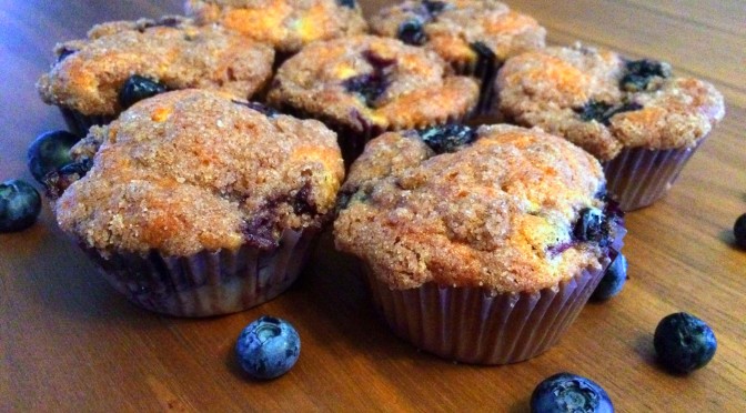 Blueberry yoghurt muffin met crunchy topping