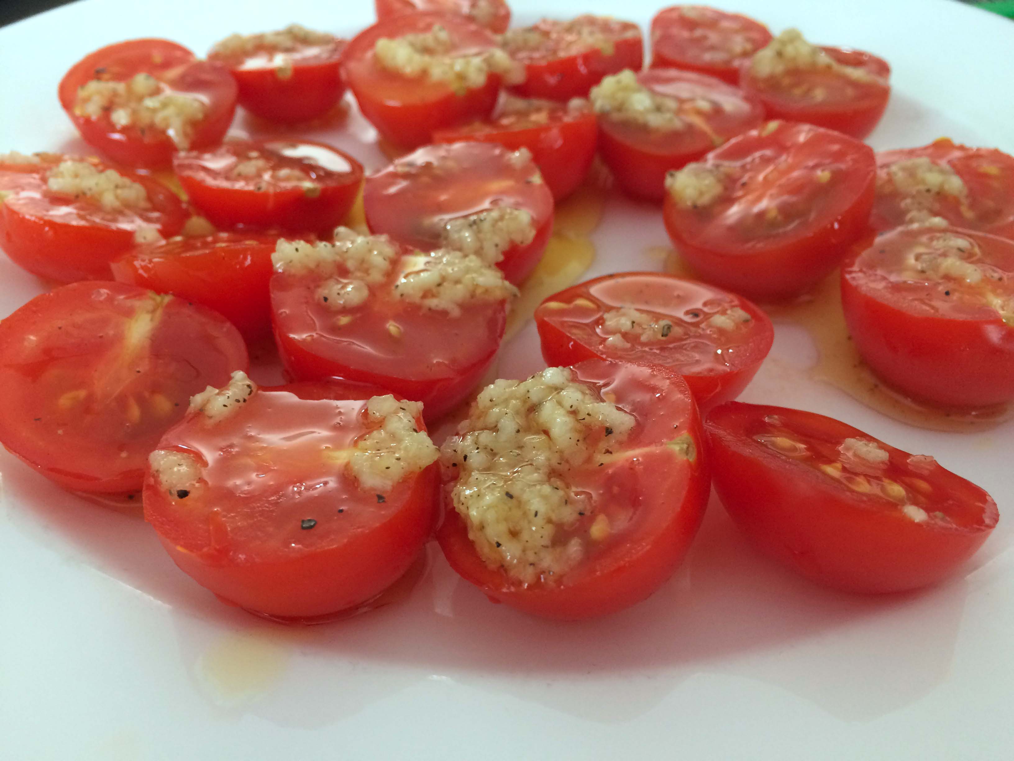 tomaatjes met knoflook